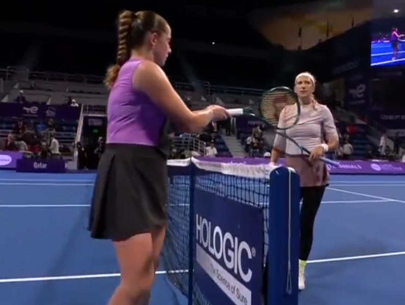 Moment tensionat între Azarenka și Ostapenko la turneul de tenis de la Doha: Ce s-a întâmplat la finalul meciului VIDEO