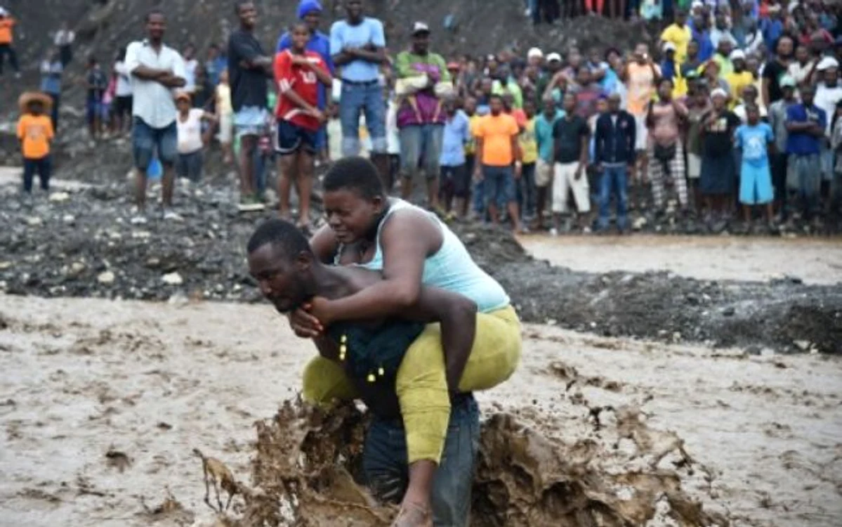 
    13 oameni au murit de holeră şi alţi zeci sunt infectaţi foto: afp  