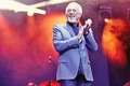9 acasa 6  tom jones 2col jpeg