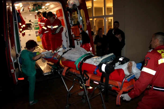 Tânărul a ajuns vineri noaptea în stare gravă la spital şi s-a stins sâmbătă la prânz FOTO: bistriţeanul.ro