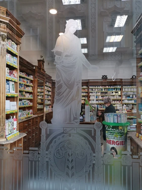 Povestea unei farmacii care a scris istorie în Timişoara