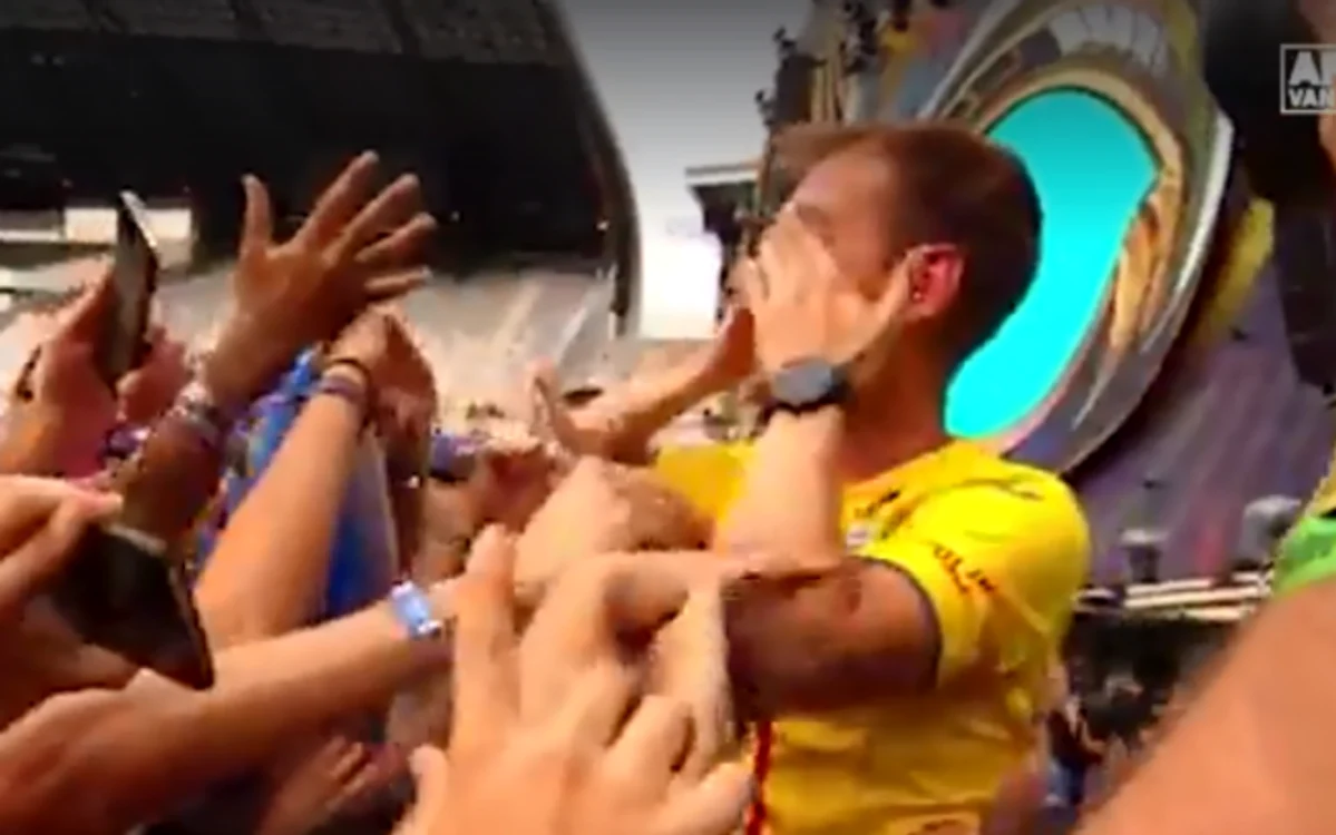 Armin van Buuren şi-a salutat, cu ochii în lacrimi, fanii după 7 ore de spectacol. FOTO: Captură video