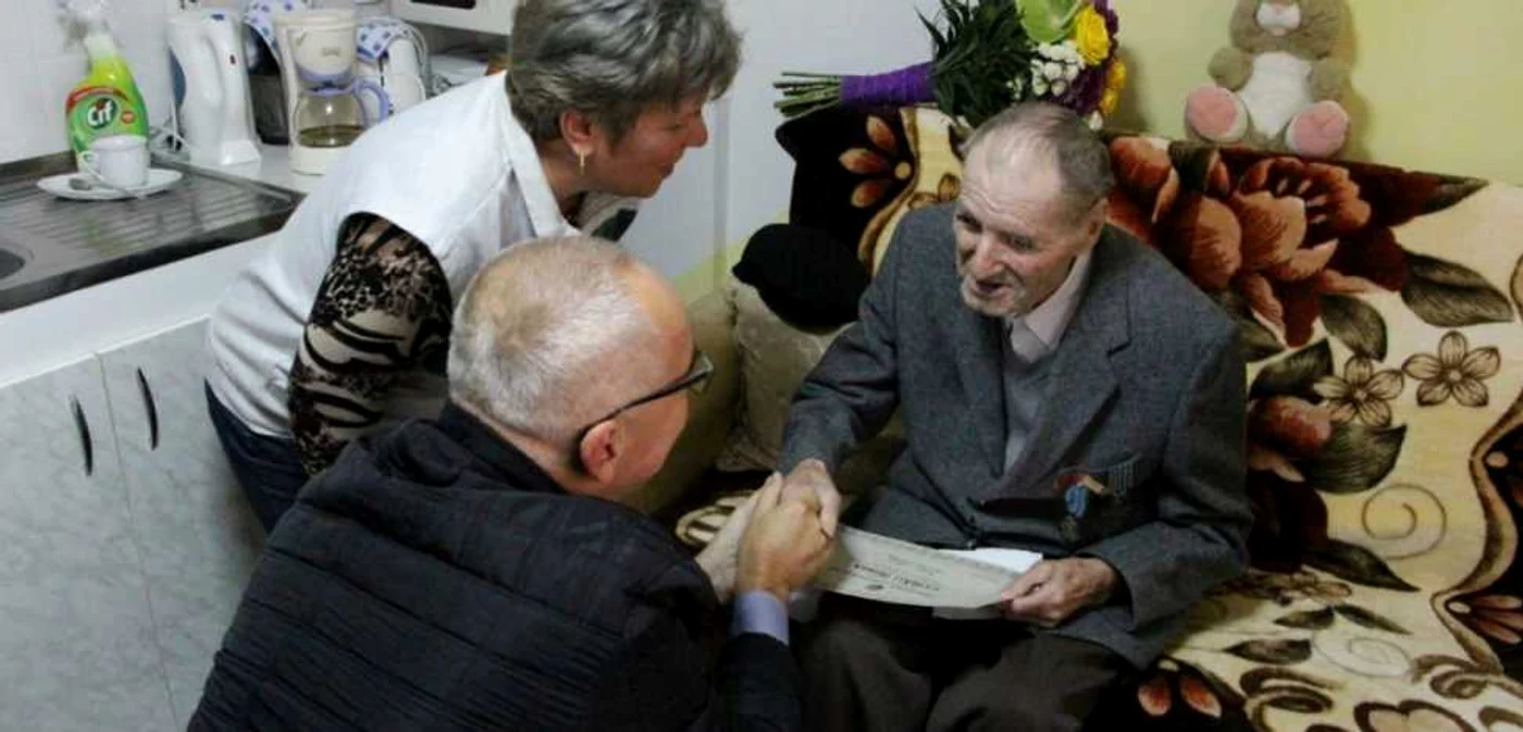 Centenarul Irimia Gurău, la premiere. Foto: PMG