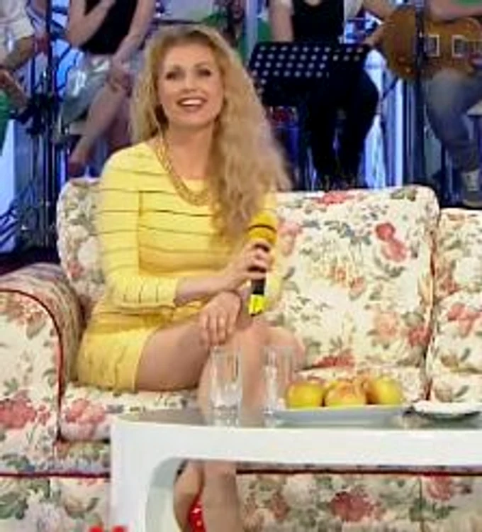 Cristina Rus arată impecabil, după ce a devenit mămică acum 3 ani (captură: PRO TV)