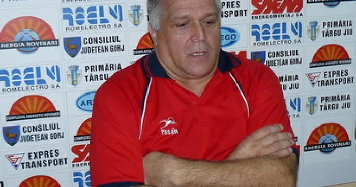 Vasile Stângă va mai antrena Energia Pandurii până în vară