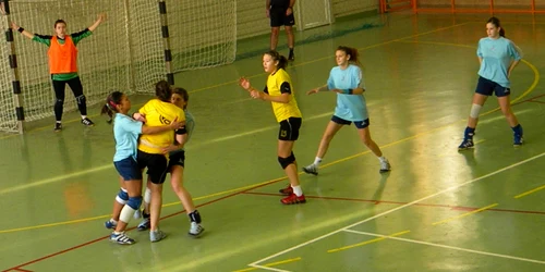 Turneul se desfăşoară în sala de sport a Liceului cu Program Sportiv