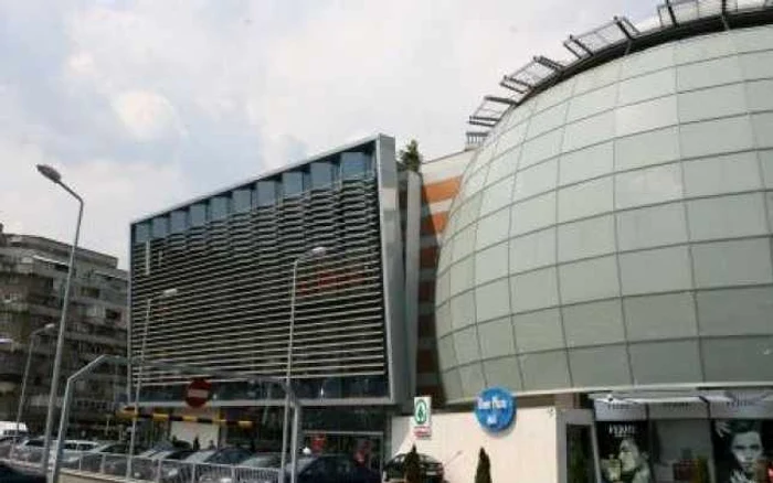 River Plaza Mall