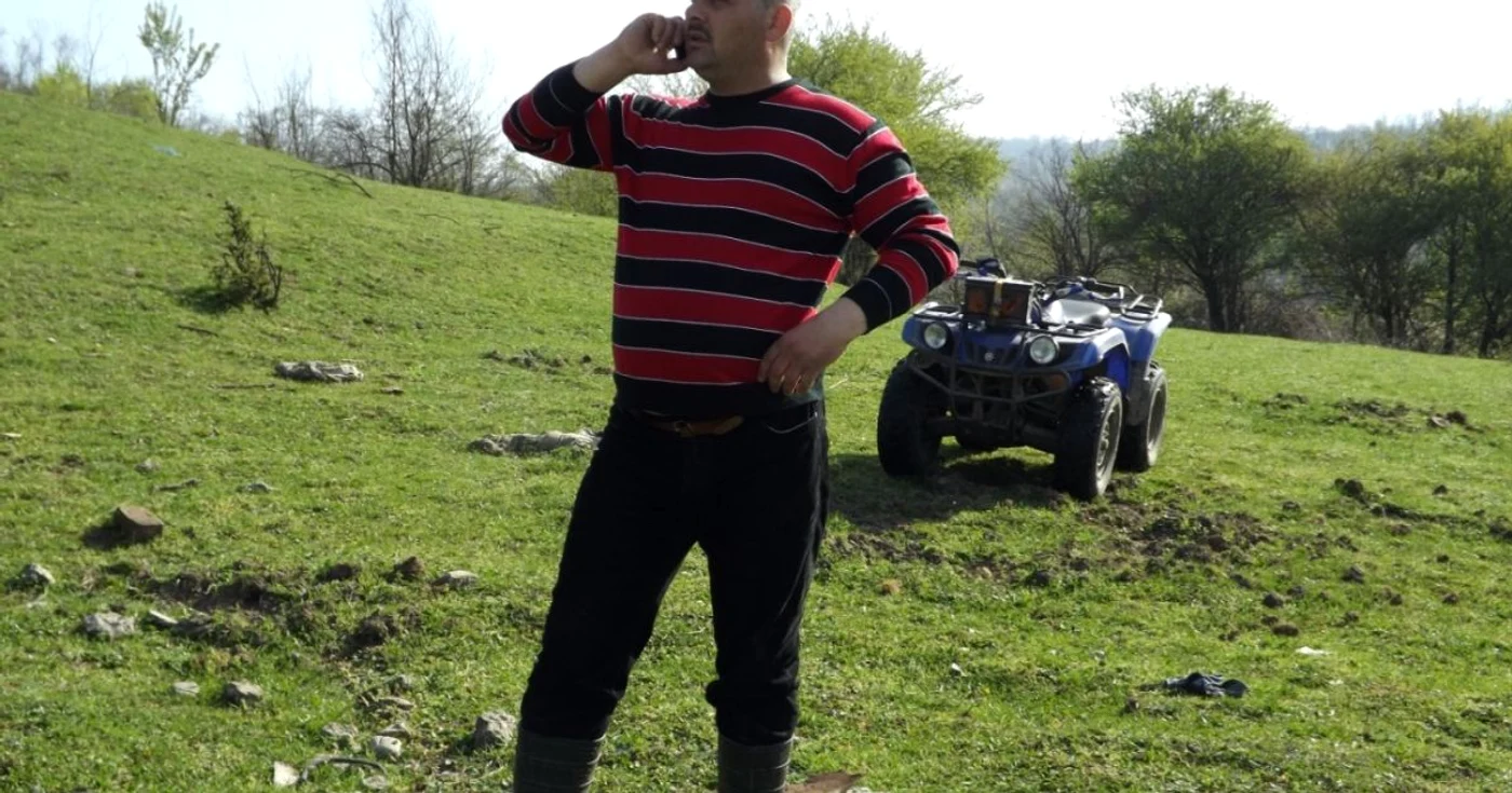 Daniel Valentin Giurconiu, proprietarul fermei zootehnice de la Cerneţi FOTO Corina Macavei