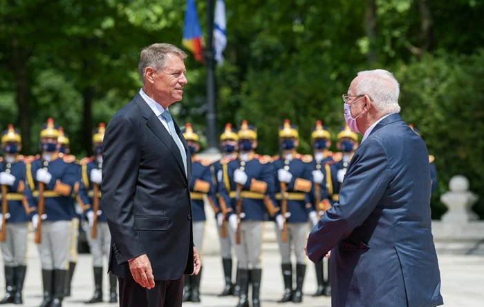 Klaus Iohannis a susţinut o declaraţie de presă comună cu preşedintele Israelului, Reuven Rivlin. FOTO: Administraţia prezidenţială