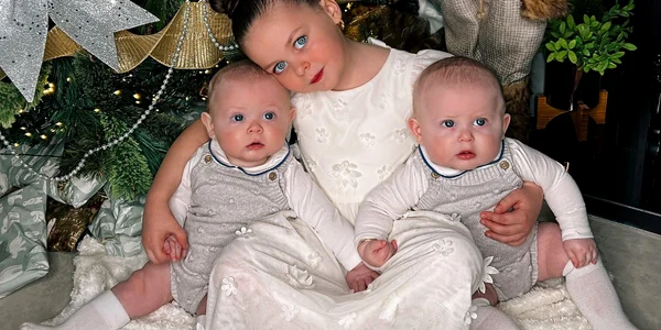tripleti nascuti la 5 ani distanta FOTO Instagram Colleen Hapney jpg