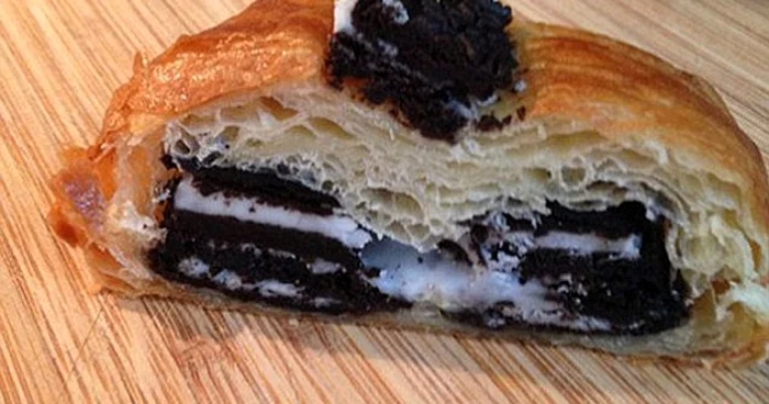 Croissantul cu umplutură din biscuiţi Oreo, alt desert de succes