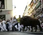 tauri prin multimea de alergatori la san fermin pamplona foto reuters 6