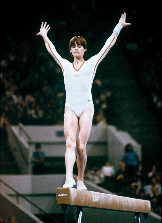 Nadia Comăneci a intrat în istoria sportului mondial, după ce a luat în 1976, la Montreal, prima notă de zece a gimnasticii