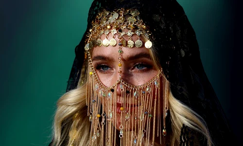 femeie hijab văl islamic GettyImages 1372968993 jpg