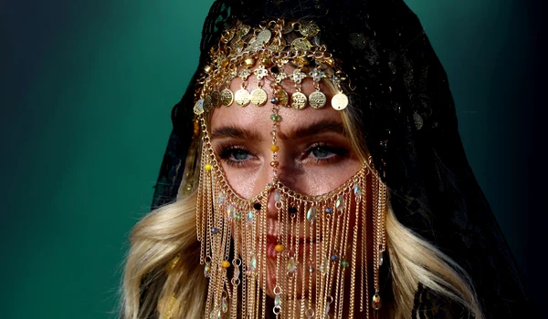 femeie hijab văl islamic GettyImages 1372968993 jpg