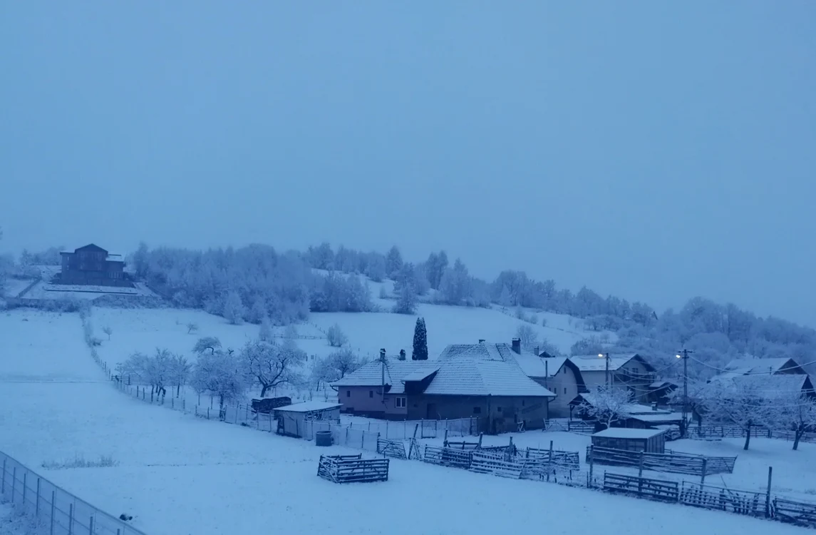 A nins viscolit la munte, iar temperaturile au scăzut brusc. Meteorologii ANM au publicat prognoza până la 24 martieFOTO: Click!