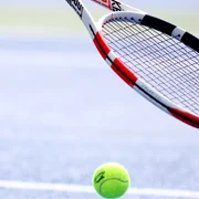 Racheta si minge de tenis (Getty Images) jpg
