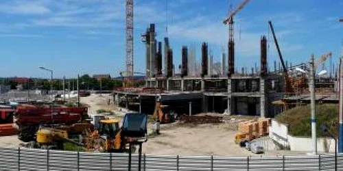 Firma care execută lucrările la stadion nu găseşte să angajeze personal 