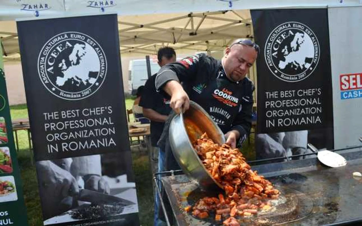 Bucătarul chef Radu Zărnescu, la o competiţie culinară FOTO Arhiva personală