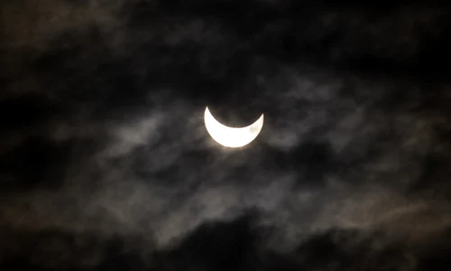 eclipsa spania barcelona ap jpeg