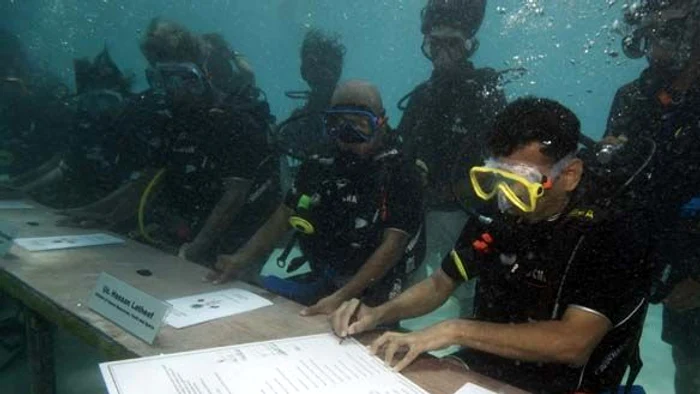 Şedinţa de guvern ingenioasă în Maldive