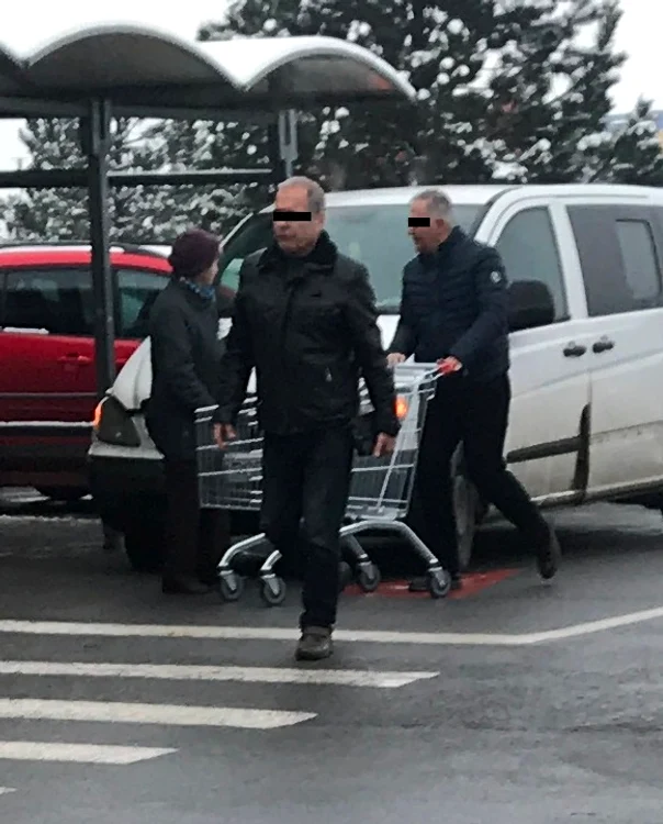 La final, bărbatul a dus coșul la locul special amenajat