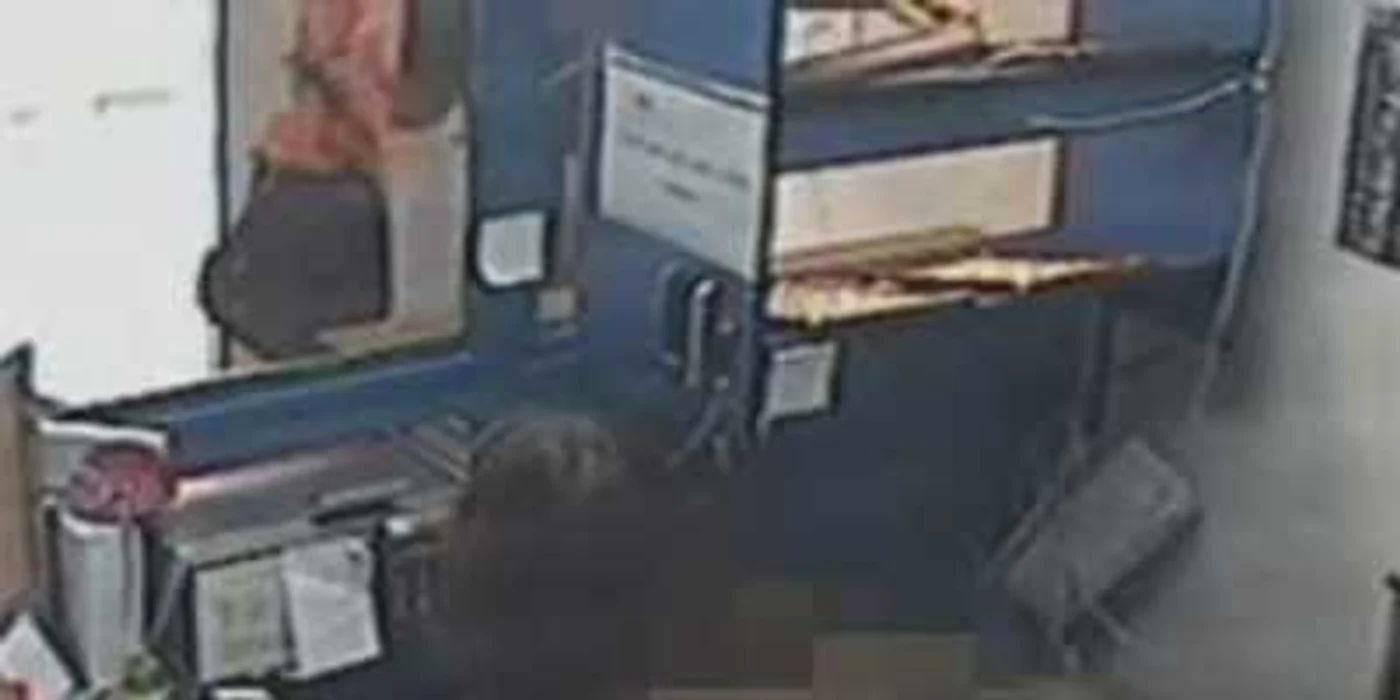 Arad: VIDEO A spart o casă de amanet şi a vândut bijuteriile furate într-o oră