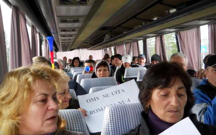 Foşti angajaţi ai Combinatului Arpechim Piteşti                                   FOTO Laurenţiu Ionescu