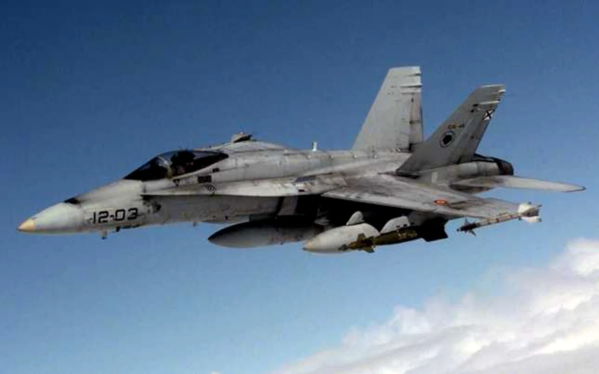 F-18 spaniol