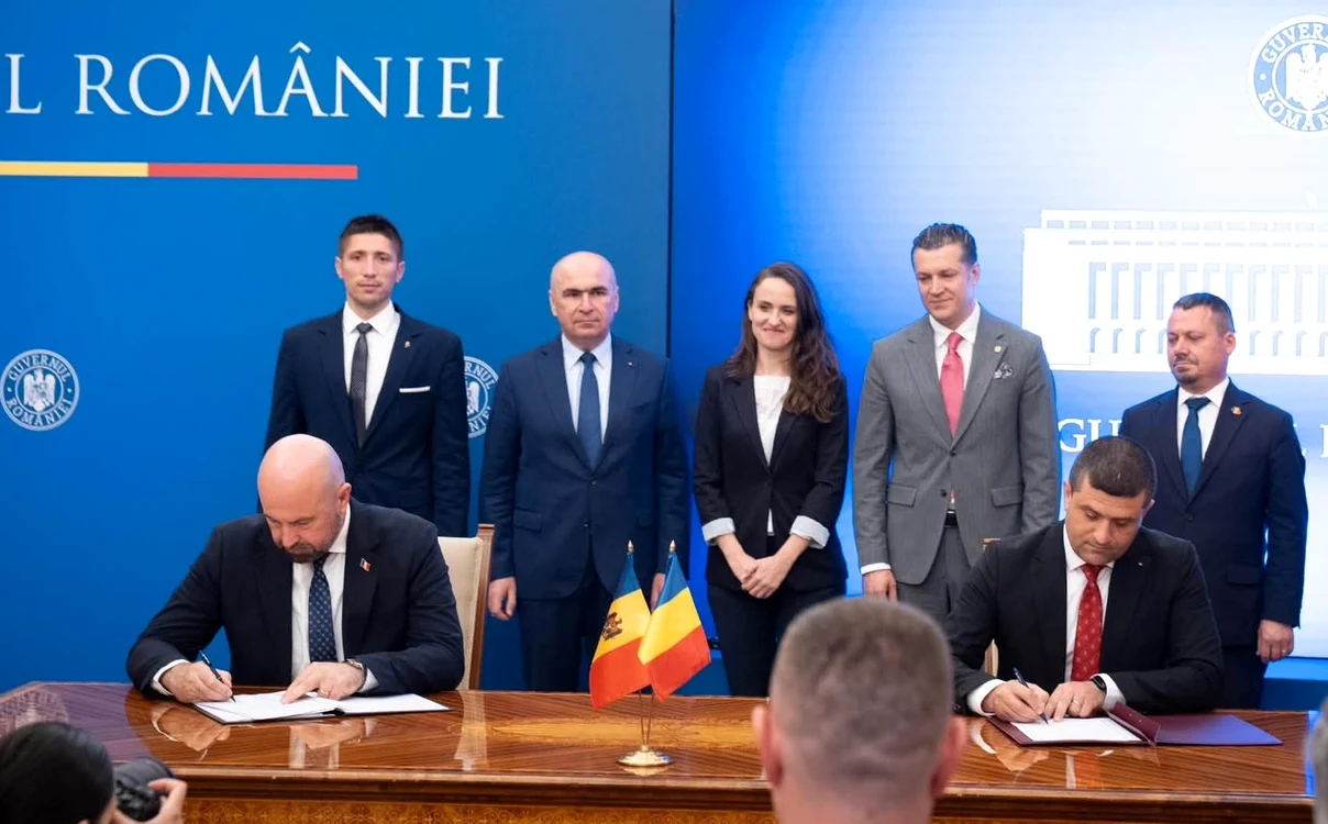 S-a semnat contractul pentru ultimul tronson din Autostrada Unirii: FOTO: Facebook