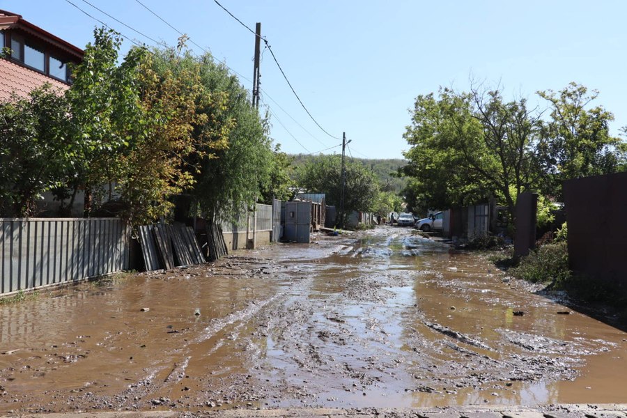Cod galben de inundaţii pentru râuri din Iaşi, Vaslui şi Galaţi. Până când este valabilă avertizarea