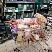 cumparaturi paste 2026   foto alina mitran (2) jpeg