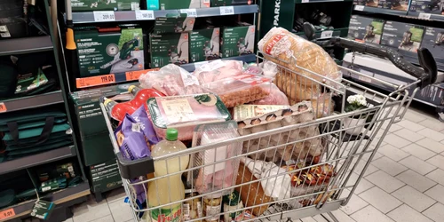 cumparaturi paste 2026   foto alina mitran (2) jpeg