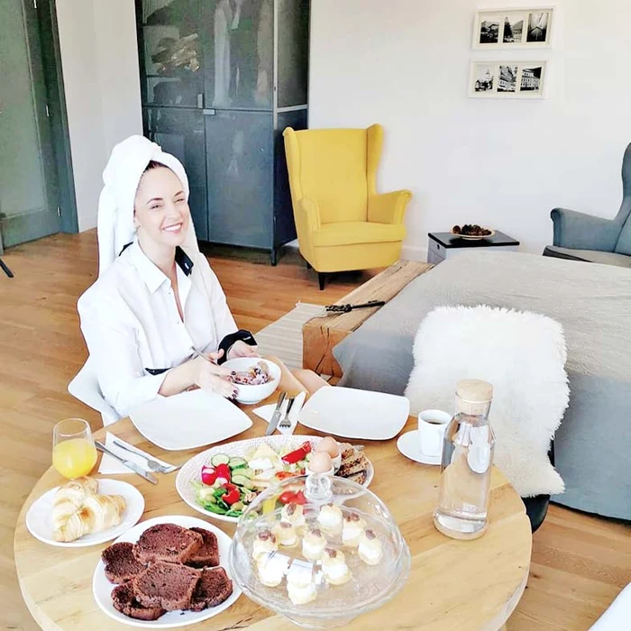 
    „Zâna” e clientă fidelă  a Spa-urilor și a centrelor  de detoxifiere  