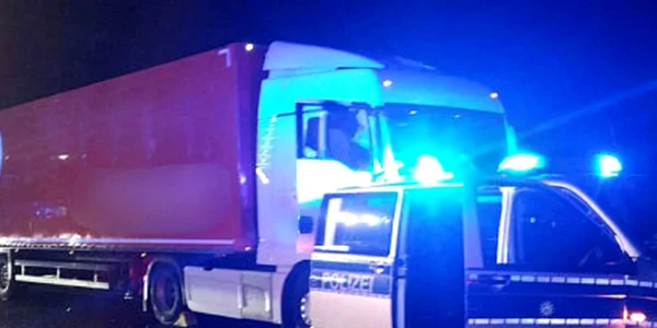 Un camionagiu român s-a târât în patru labe pe o autostradă din Germania FOTO captură Libertatea 