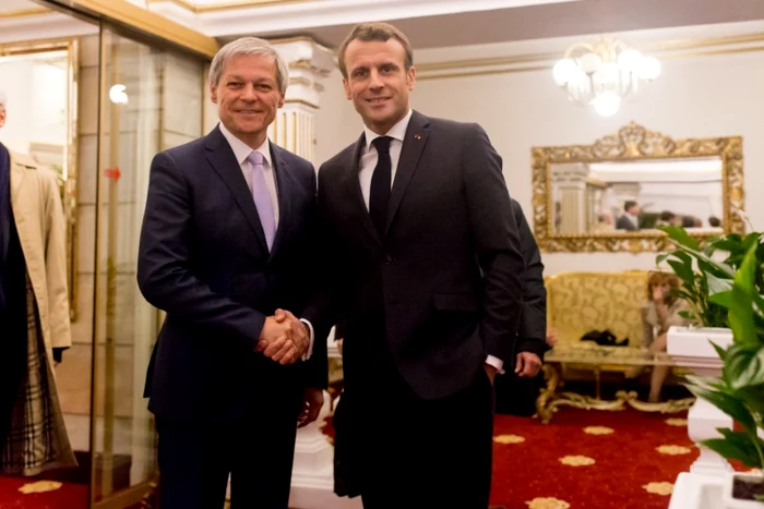 Cu toate că Macron este împotriva sistemului „spitzenkandidat”, simpatizanţii Renew Europe sunt în favoarea lui FOTO Bogdan Dinca