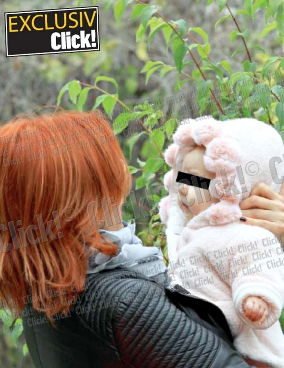 
    Datorită fetiţei sale,  Manuela este o femeie  împlinită şi fericită!  