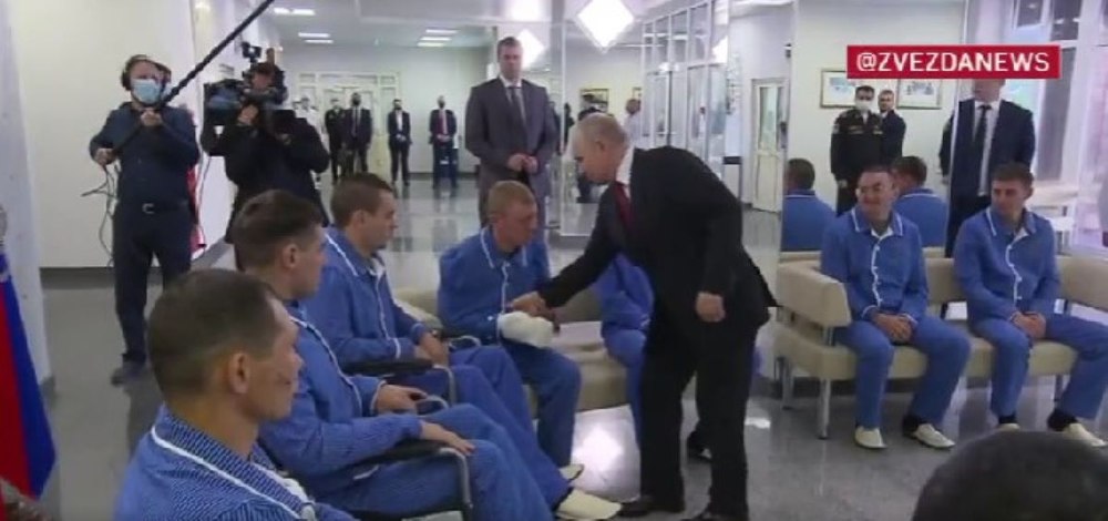 Putin, vizită la un spital cu militari răniţi în războiul din Ucraina: „Sunteți bărbați adevărați” VIDEO