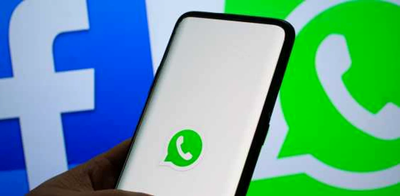 WhatsApp şi Facebook. FOTO Shutterstock
