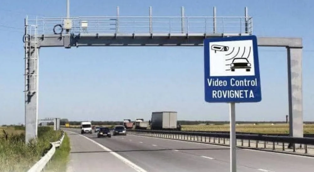 Atenţie de unde cumpăraţi rovinieta! O platformă neautorizată le vinde cu aproape 30 de lei mai scump