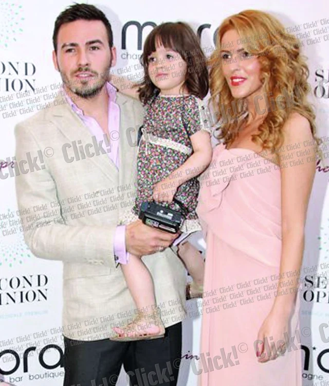 
    Denisa şi Adrian s-au cunoscut când ea era studentă la facultate, în Iaşi  