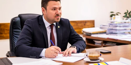 bogdan loghin pnl jpg