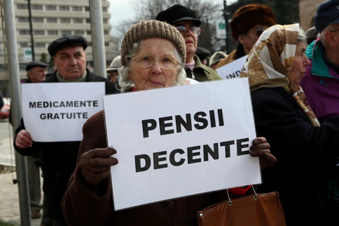 
    pensiile militarilor nu vor mai fi calculate în funcție de venitul total al acestora, ci numai în funcție de salariul de bază  
