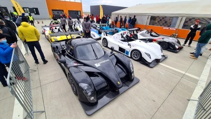 Mașinile care au concurat în cursa Radical au atras toate privirile fanilor