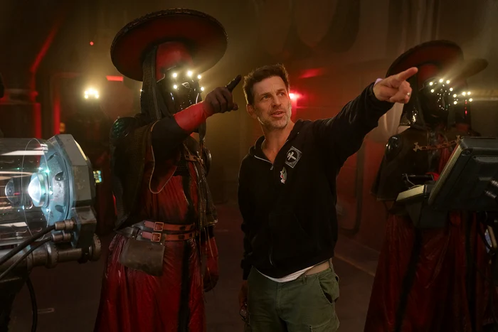 Indicații pe platoul de filmare oferite de Zack Snyder. FOTO Netflix