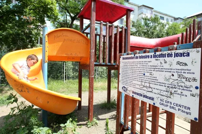 Paragina din parcurile de joacă din Iaşi