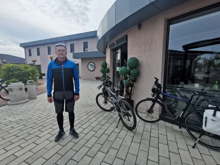 Grigore Grigoroiu a pedalat până la Zrenjanin FOTO Ștefan Both