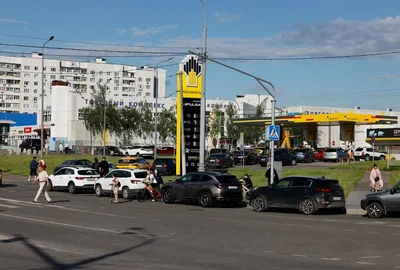 rusia cozi benzinarii jpg