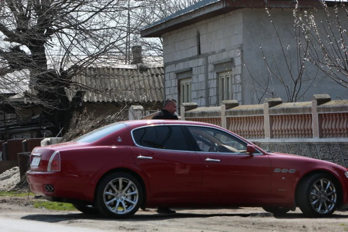 Acesta este Maserati-ul părintelui din Vărăști