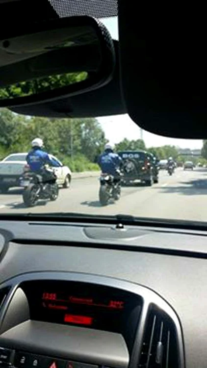 Artistul este în permanenţă păzit de mai multe echipe BGS